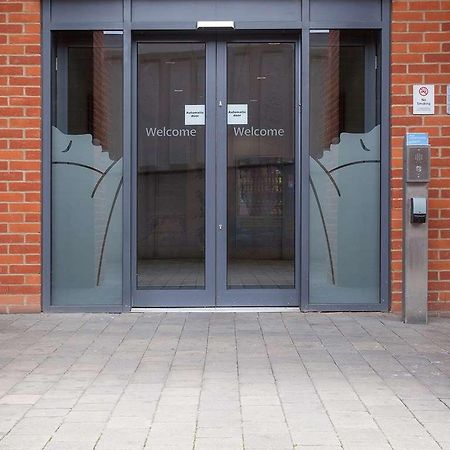 Travelodge High Wycombe Central מראה חיצוני תמונה